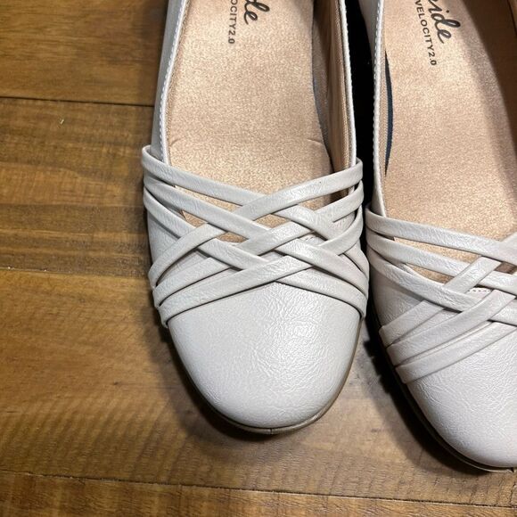 NWOT Life Stride Velocity 2.0 Slip On - Picture 7 of 9